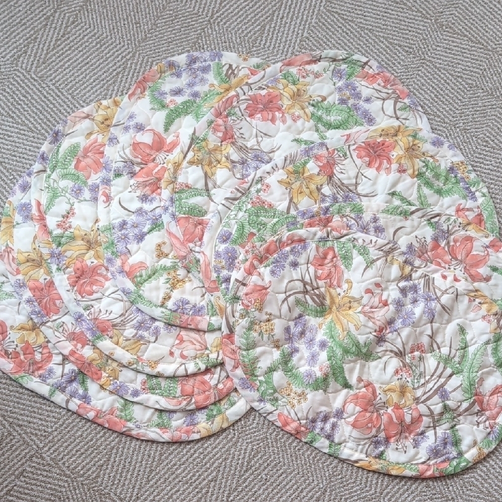 Vintage Floral Leaf Quilted Placemats Set Golden Girls 80s Cream Purple Green